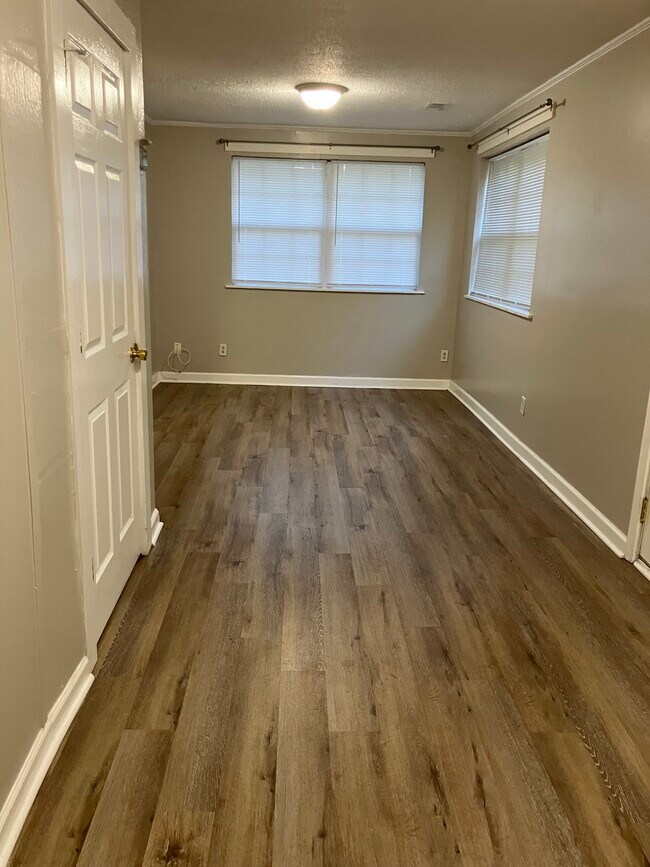 Building Photo - 1912 Able St