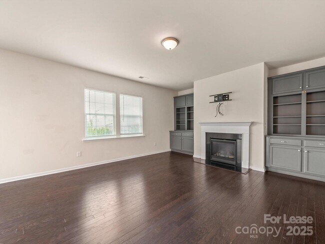 Building Photo - 1067 Winnett Dr