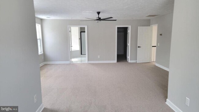 Building Photo - 10011 Welshire Dr