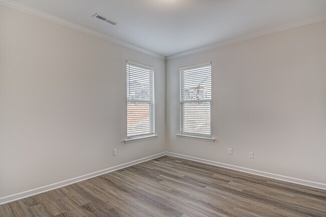 Building Photo - 3305 Ardmore St
