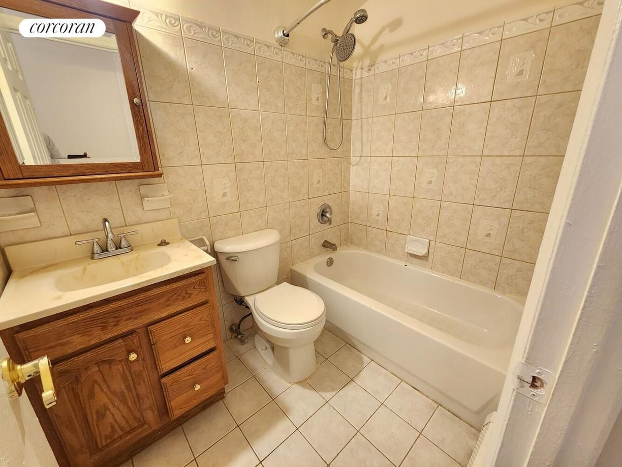 Building Photo - 336 Howe Ave