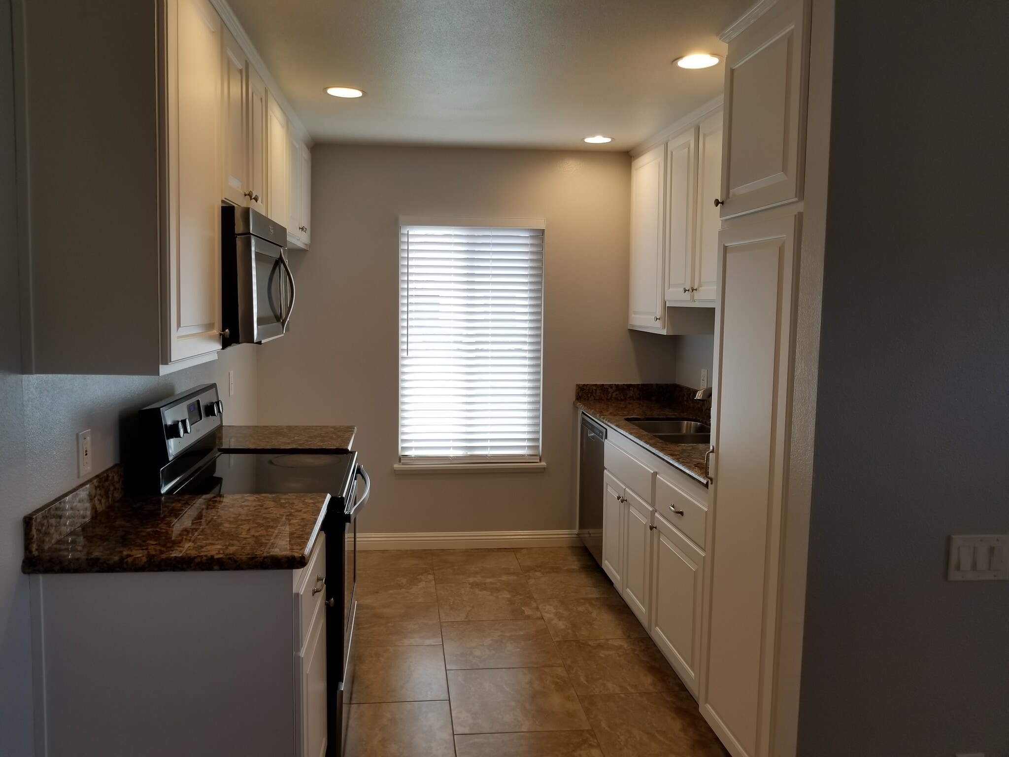 Building Photo - 1707 Tiburon Ct