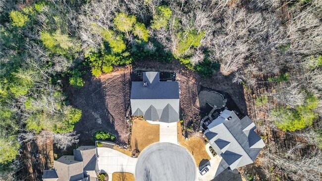Building Photo - 309 Trappers Bluff