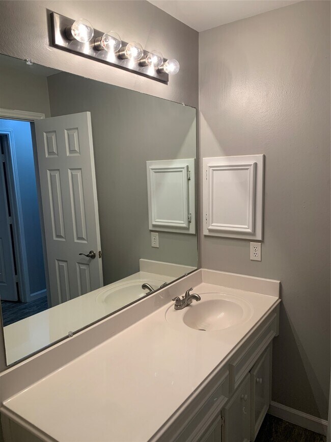 Building Photo - 18418 Sailfish Cove Dr