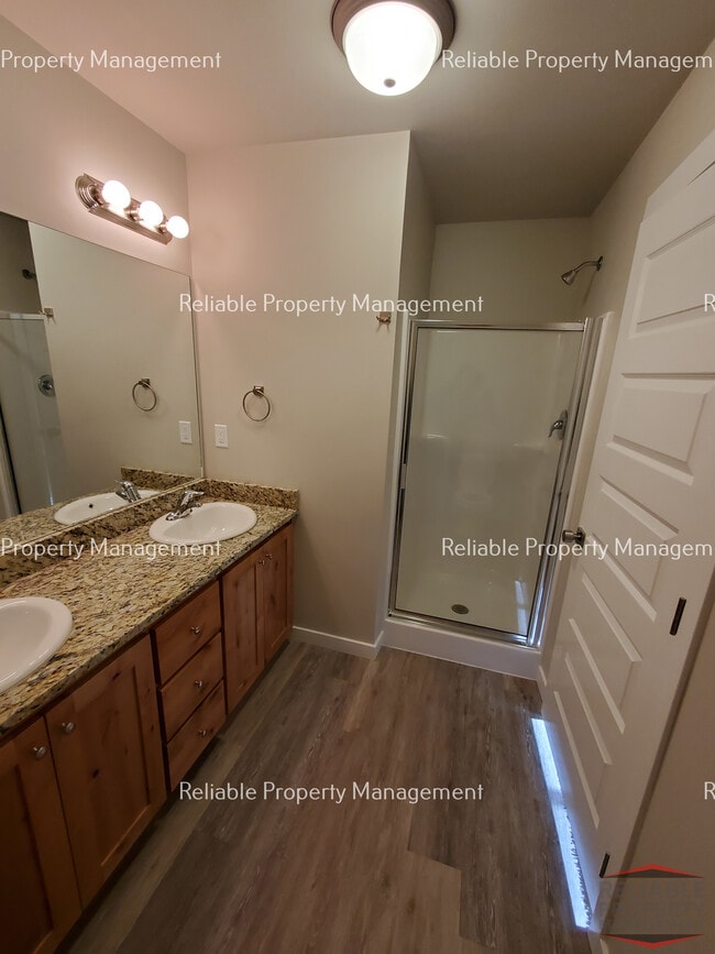 Building Photo - 2001 Lawrence Ln