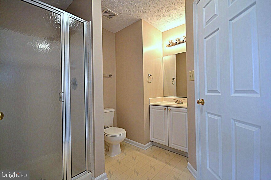 Building Photo - 2458 Apple Blossom Ln