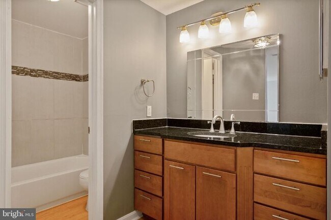 Building Photo - 4463 Pembrook Village Dr