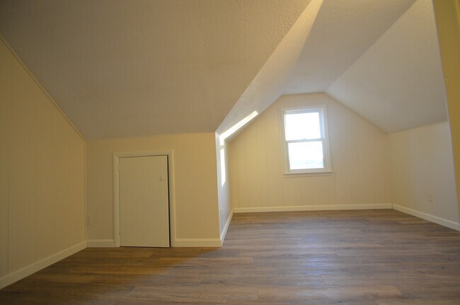 Building Photo - 612 Highway 55