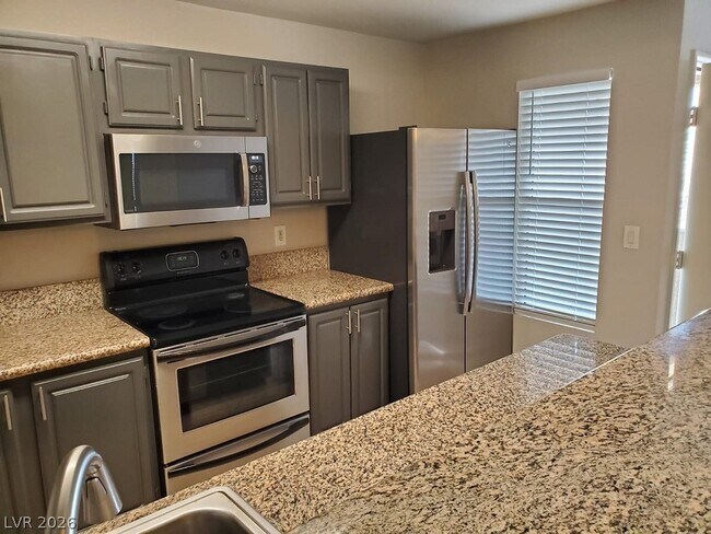 Building Photo - 5055 W Hacienda Ave