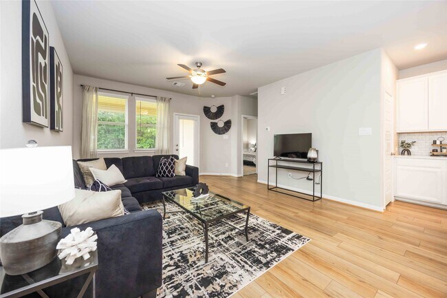 Building Photo - 7047 Silverleaf Oak St