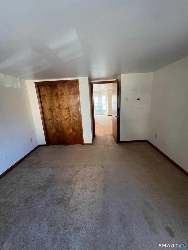 Building Photo - 7 Golden Hill St