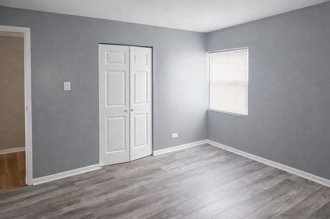 Building Photo - 15403 Dorchester Ave