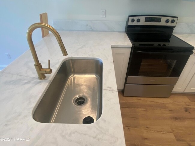 Building Photo - 8550 Cat Rd