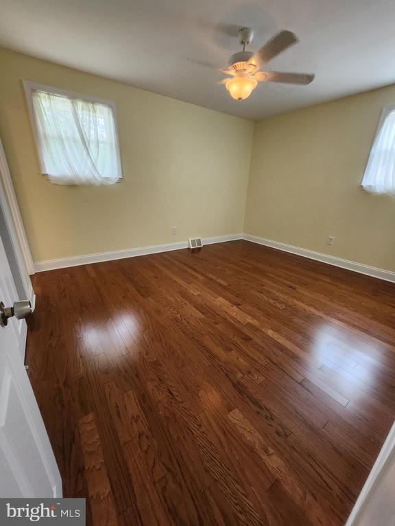 Building Photo - 2622 Boxwood Dr