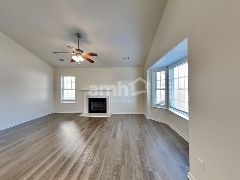 Building Photo - 3588 Bent Trace Dr