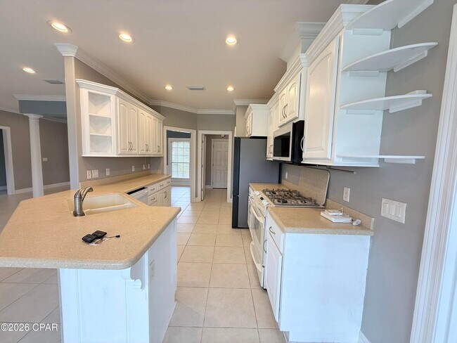 Building Photo - 3719 Bay Tree Rd