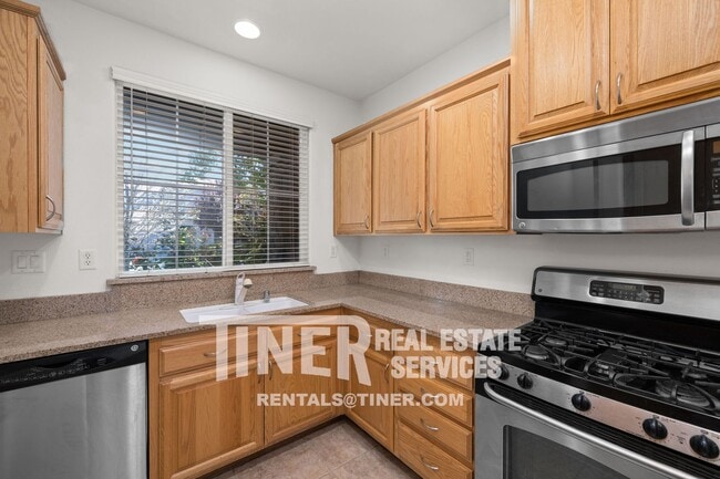 Building Photo - Beautiful North Natomas Home