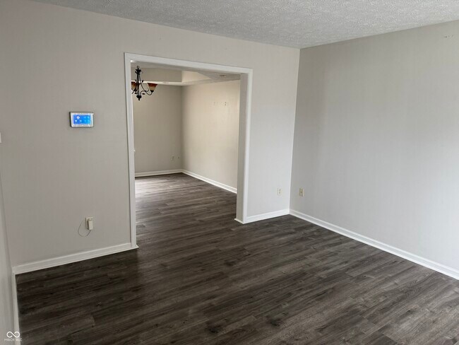 Building Photo - 411 Garden Grace Dr