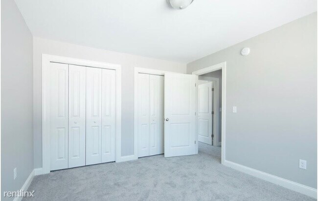 Building Photo - 2 br, 1.5 bath Townhome - 5 Anglers Road