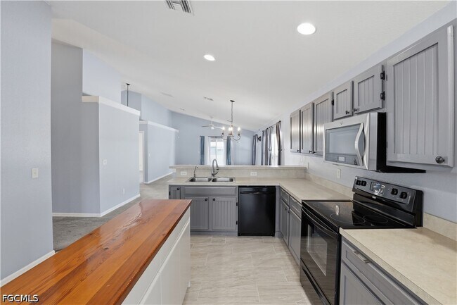Building Photo - 3005 41st St W