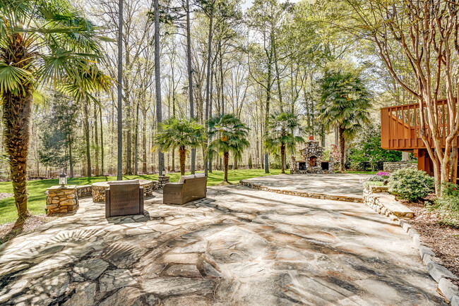 Building Photo - 1024 Patricians Ln