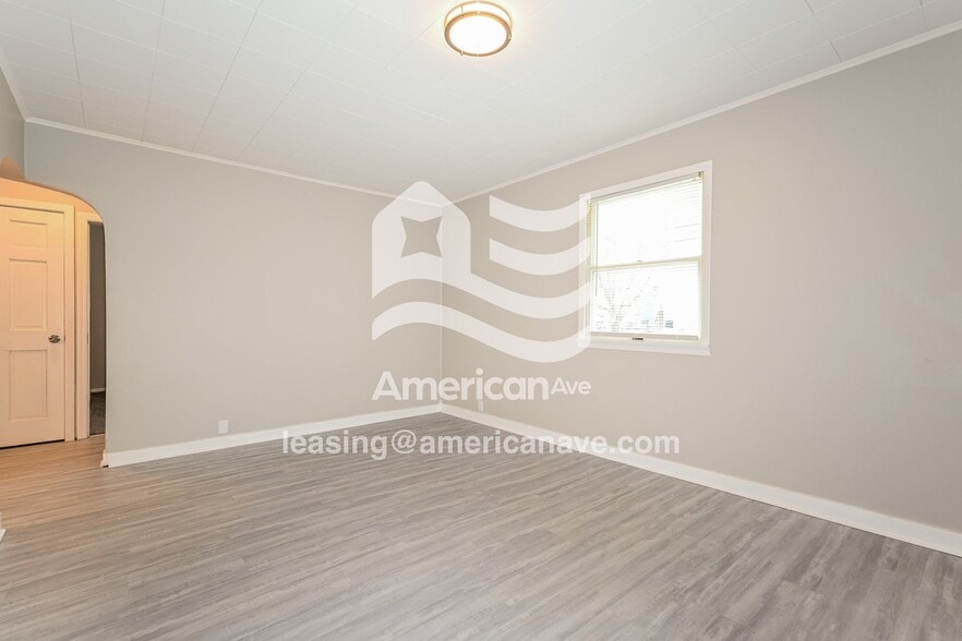 Building Photo - 933 Sycamore St