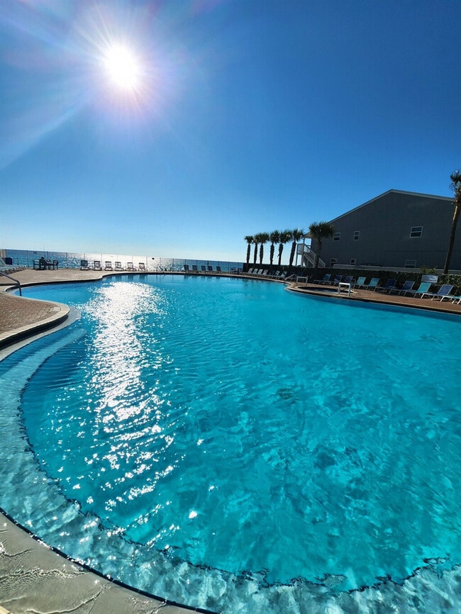 Building Photo - 16819 Front Beach Rd