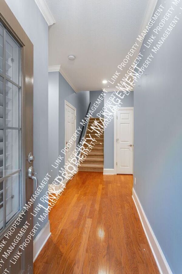 Building Photo - 7655 Lenox Trace Dr