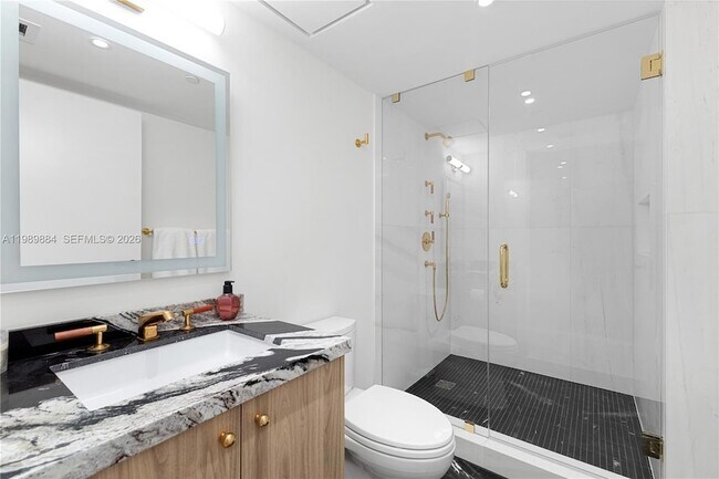 Building Photo - 1800 Sunset Harbour Dr