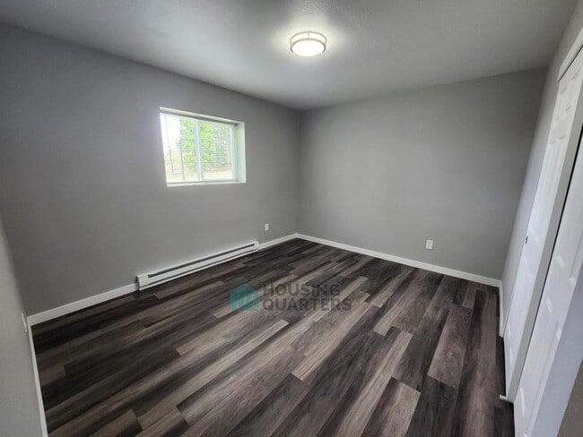 Building Photo - 12421 E Riverside Ave