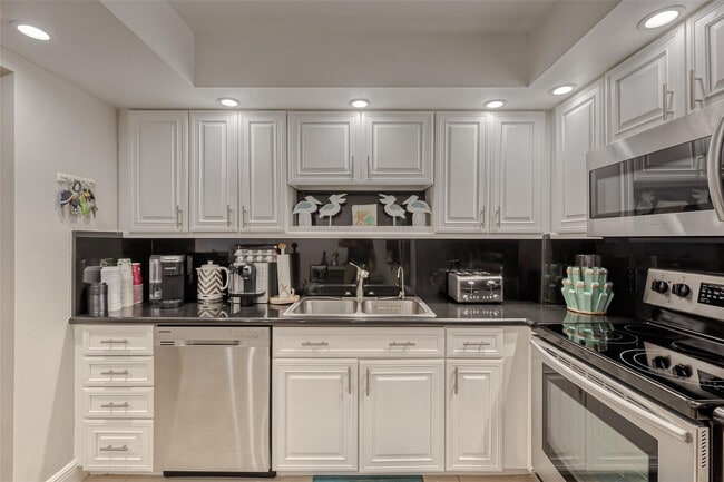 Building Photo - 3900 Galt Ocean Dr