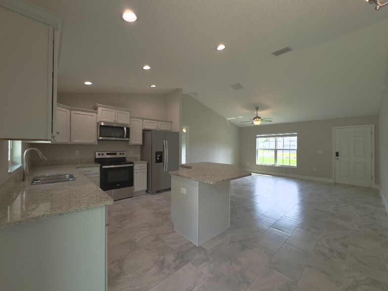 Building Photo - 13682 SW 40th Ave Rd