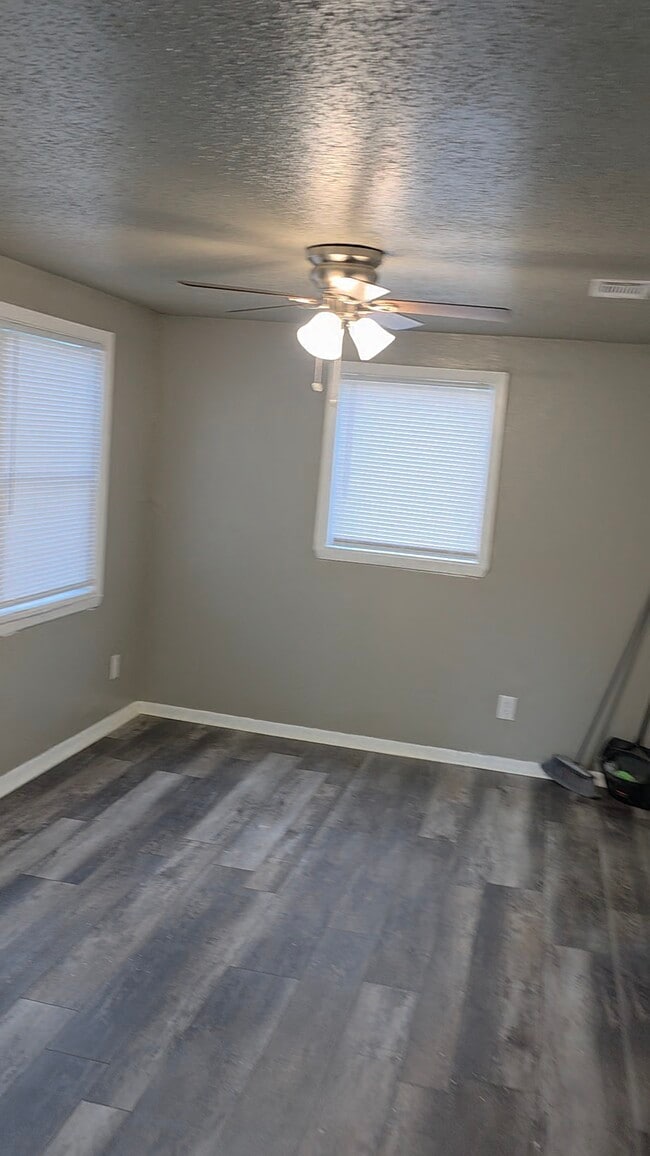 Building Photo - 505 Dorsey Ave