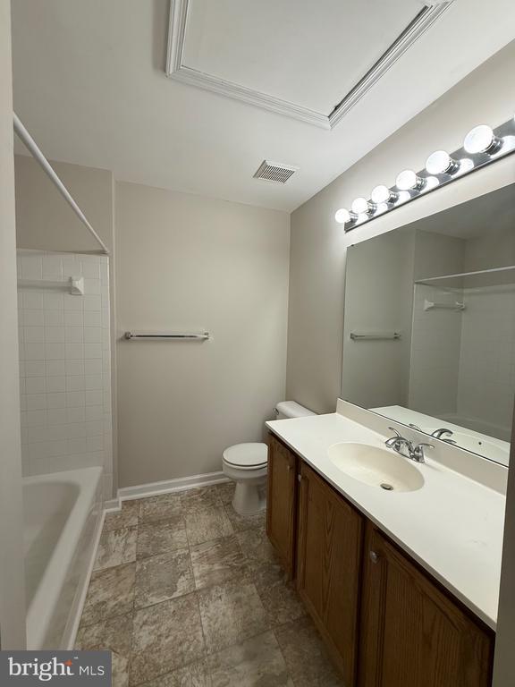 Building Photo - 4003 Fountain Bridge Ct