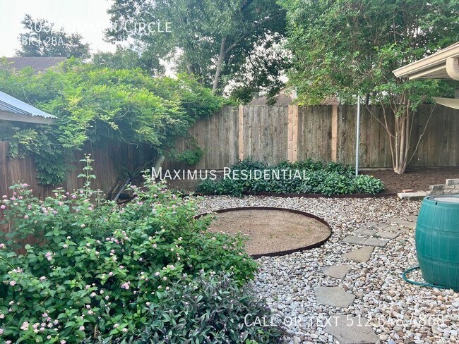 Building Photo - 5305 Summer Cir