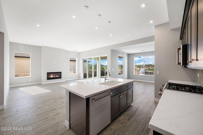 Building Photo - 1326 Rockwood Dr