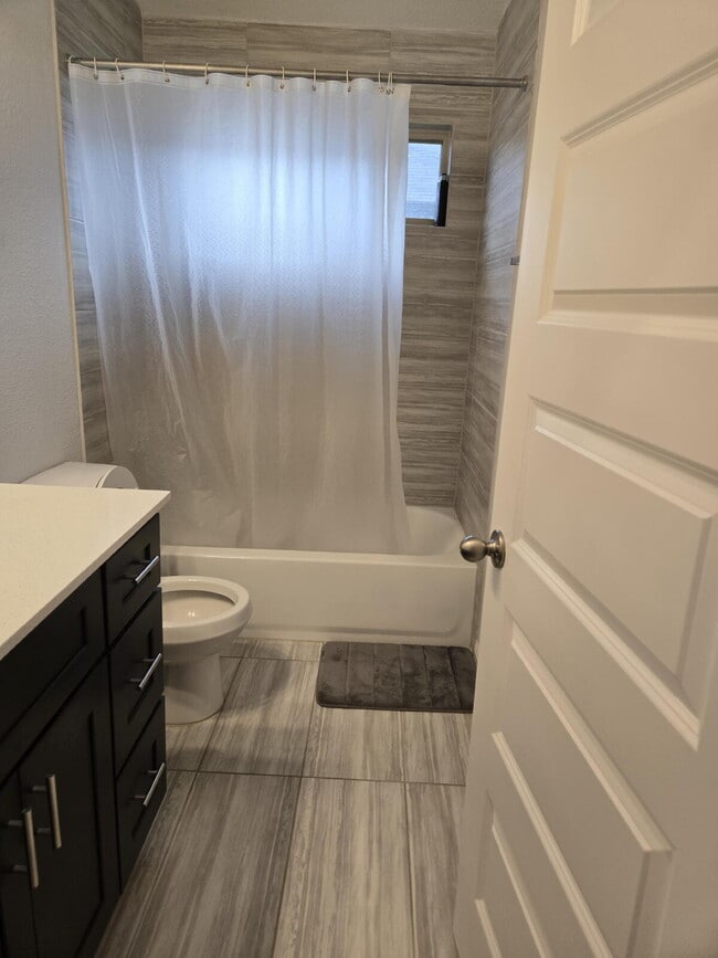 Building Photo - Gorgeous First Time Rental, 4 bed, 3 full bath in highly desirable Hills of Bear Creek
