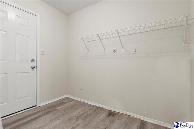 Building Photo - 319 Revell Dr