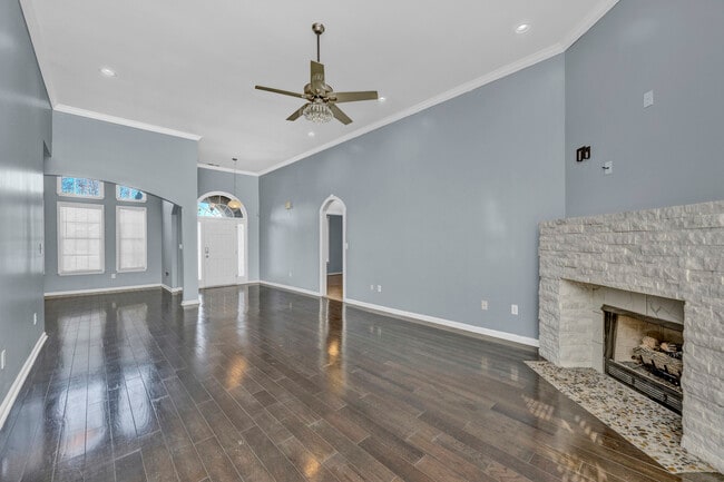 Building Photo - 237 Camden Lake Dr