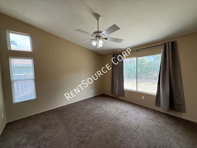 Building Photo - 2832 W Pillsbury St