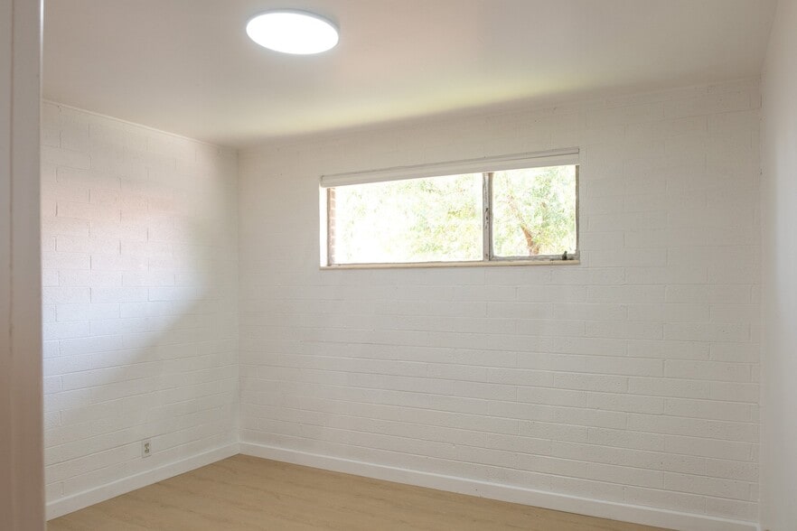 Building Photo - 1024 E 600 S