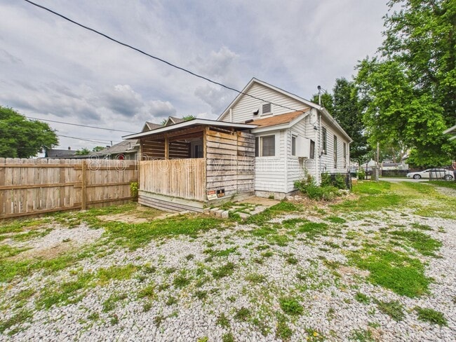 Building Photo - 1222 S 40th St