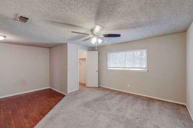 Building Photo - Available June 1st! 3 Bedroom 2 Bath East ...