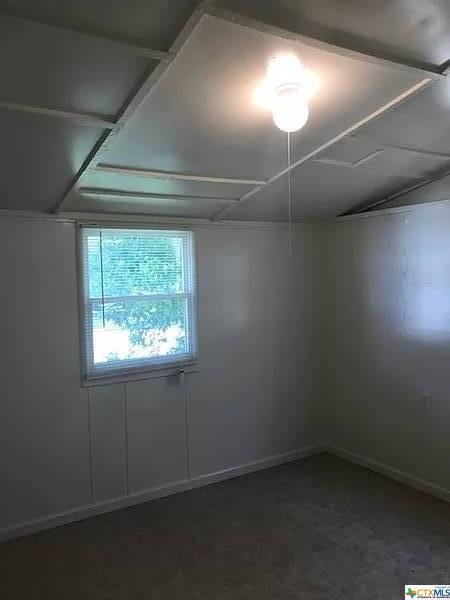 Building Photo - 108 W Hallmark Ave