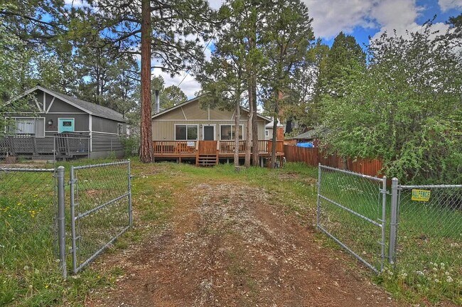 Building Photo - 256 Kern Ave