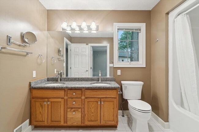Building Photo - 5279 Thames Ct