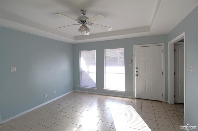 Building Photo - 12 E Stubbs St