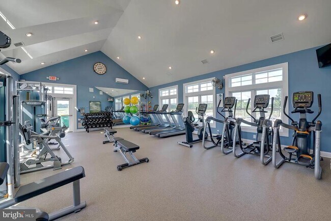 Building Photo - 33842 Darlington St