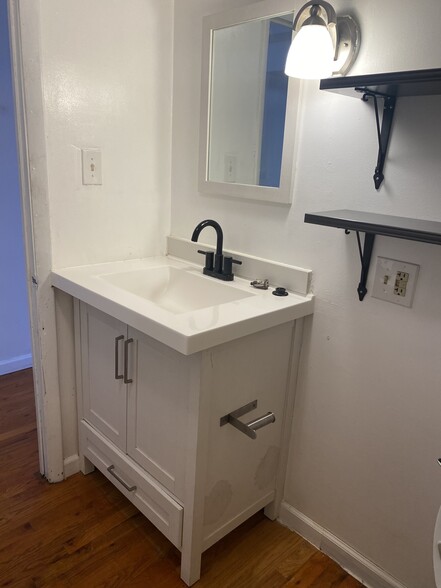 22. Unit 3 Bathroom - 1004 S. 11th Street