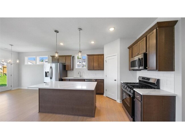 Building Photo - 123 Gambel St